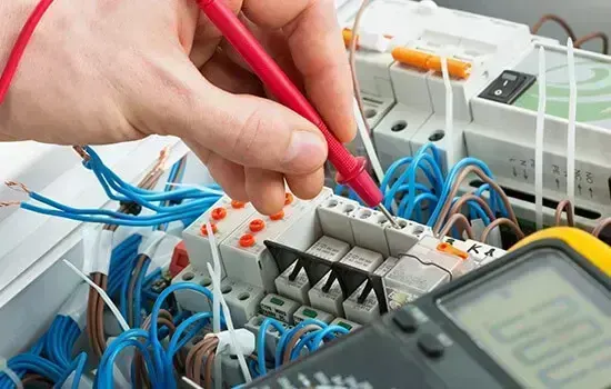 Professional electrician in Church End